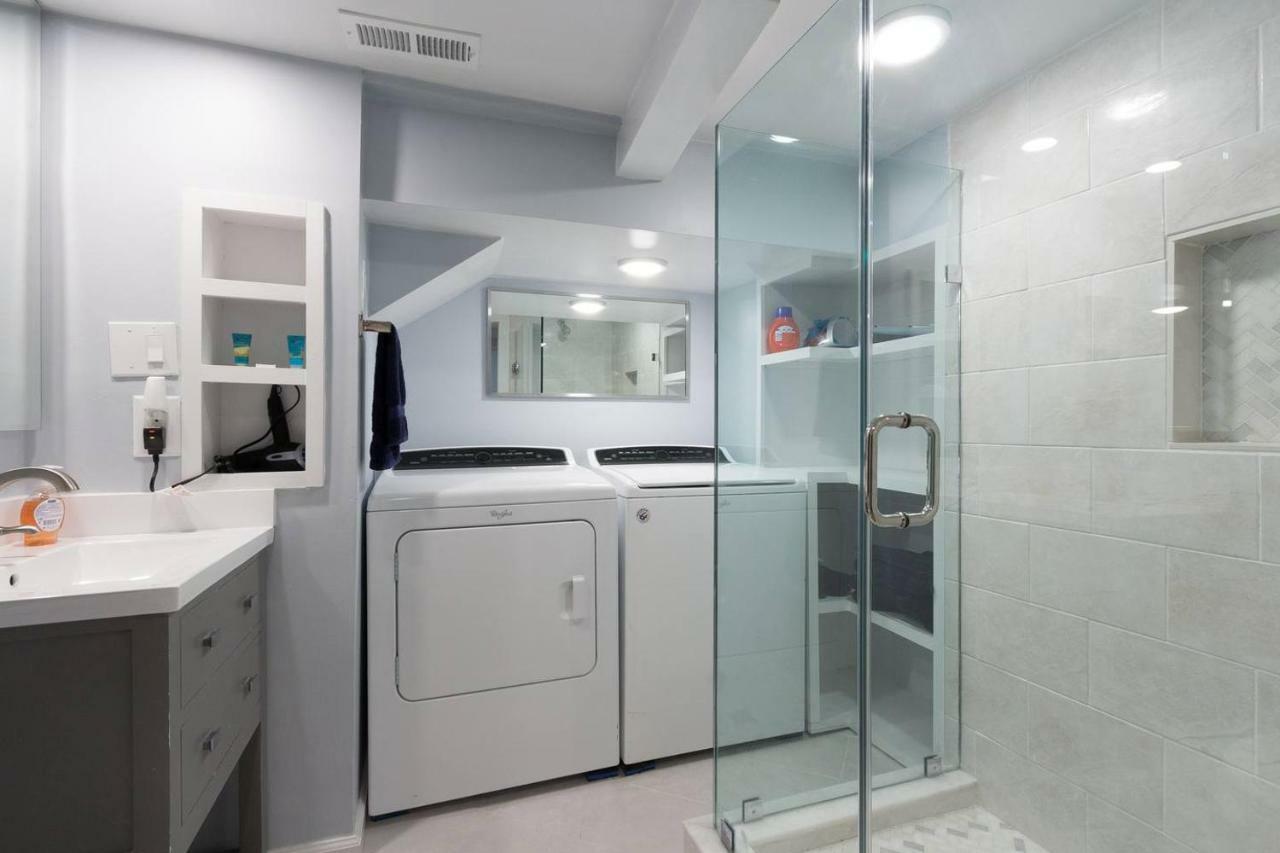 Luxury 2 Bedroom Apartment W/ Free Parking واشنطن المظهر الخارجي الصورة